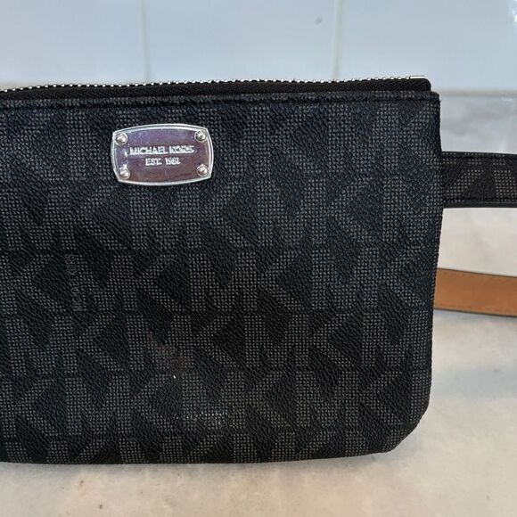 Michael Kors Crossbody Bag Purse Signature Monogram Coated Canvas Belt Bag - Picture 4 of 16